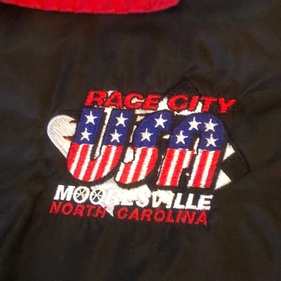 Badger Sport Black & Red Race City windbreaker Jacket in size XXL - Picture 3 of 3